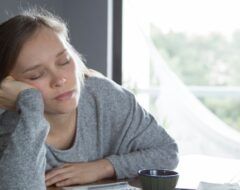 Como a rotina, o sono e o intestino podem influenciar sua ansiedade - Dr. Kellyson